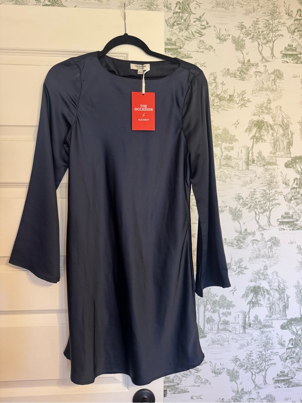 Old Navy Navy Long-Sleeve Occasion Dress Satin